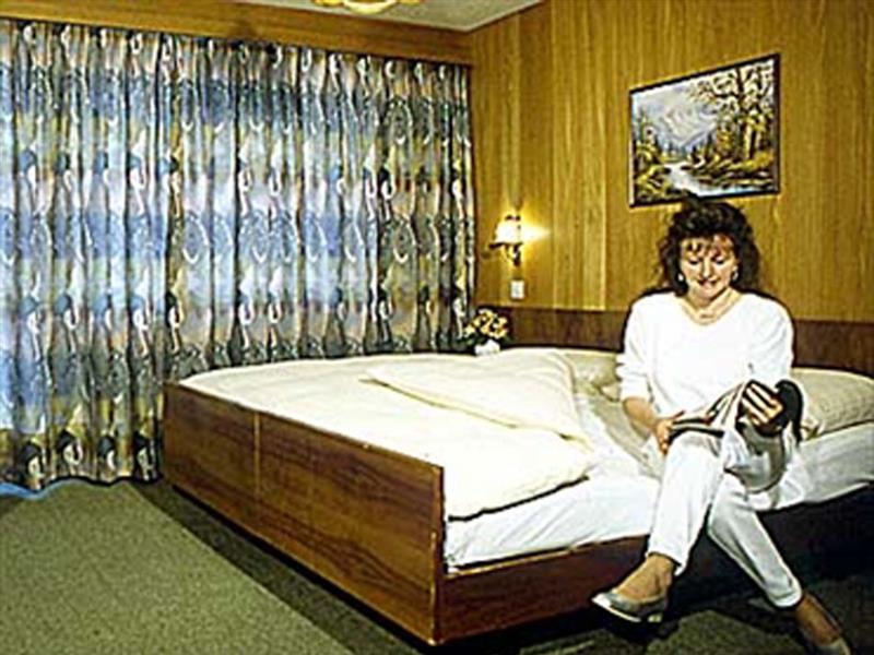 Hotel Alpha Saas-Grund Esterno foto