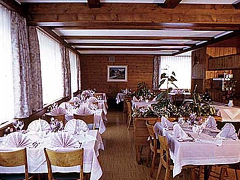 Hotel Alpha Saas-Grund Esterno foto